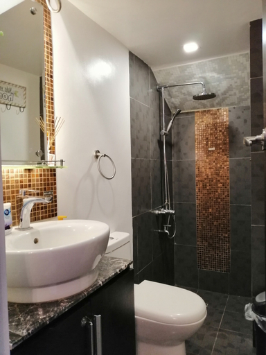 Bathroom 5, Casa Herminia Baler, Baler