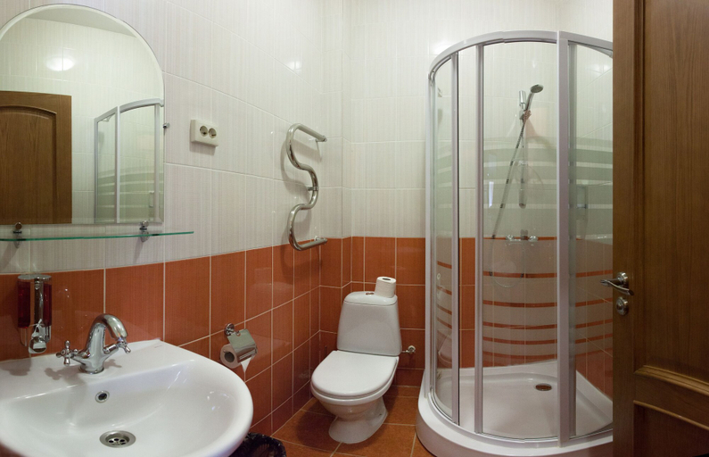 Bathroom 3, House of the Hunter, Vsevolzhskiy rayon
