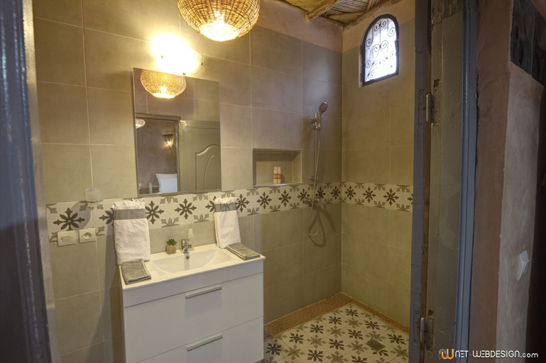 Bathroom 4, Bagdad Cafe, Ouarzazate