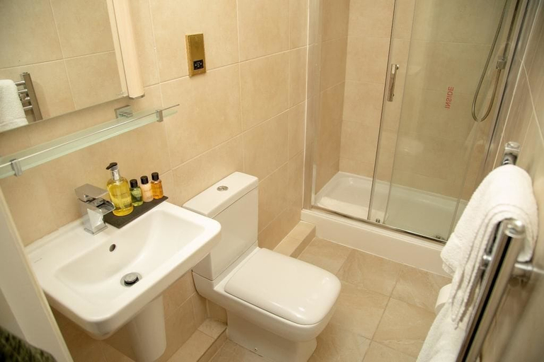 Bathroom 3, The Ladbrooke Hotel, Birmingham
