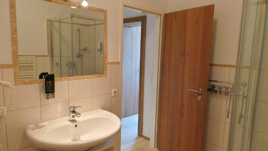 Bathroom 4, Hotel Diamond Country Club, Tulln
