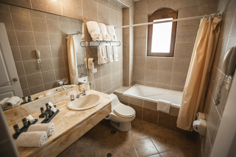 Bathroom 5, Hacienda Puno, Puno