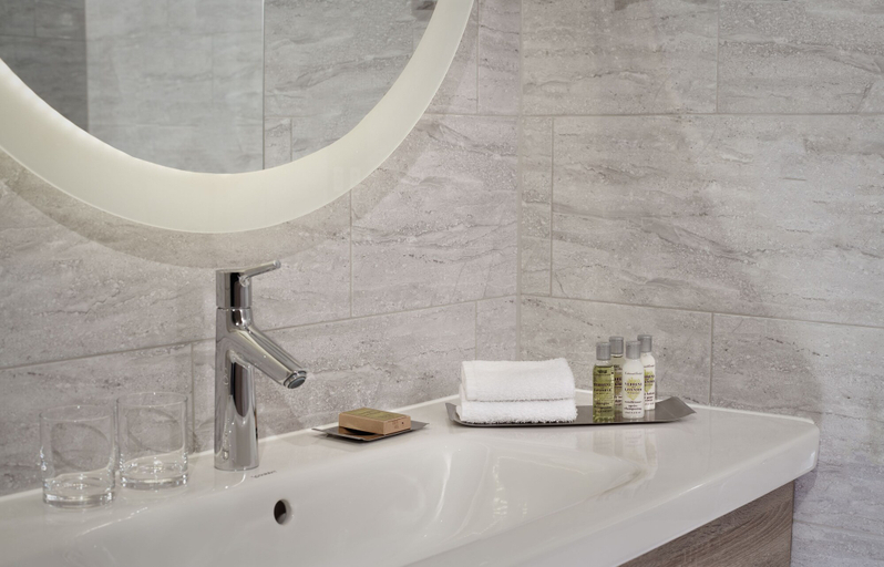 Bathroom 4, Doubletree by Hilton Hull United Kingdom, Kingston upon Hull