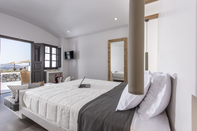 Bedroom 4, Caldera Memories, South Aegean