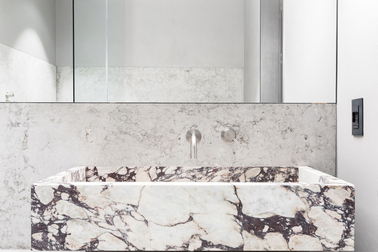 Bathroom 4, Hotel dei Barbieri, Roma