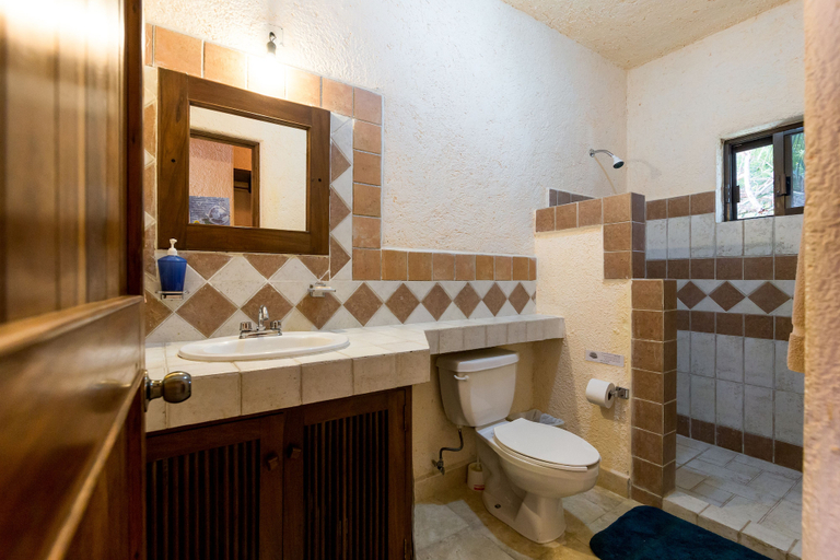 Bathroom, Pakal by CocoBR, Cozumel