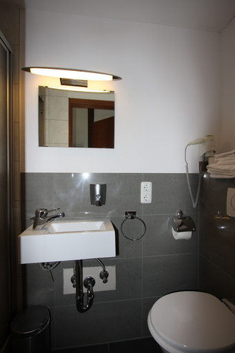 Bathroom 5, Stadthotel Kleiner Berg, Bodenseekreis