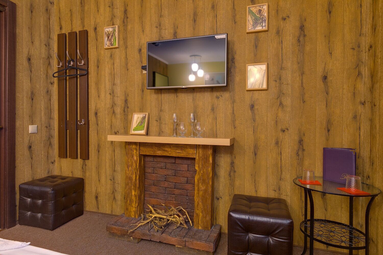 Others 3, Hotel Randevu Pionerskaya, Western