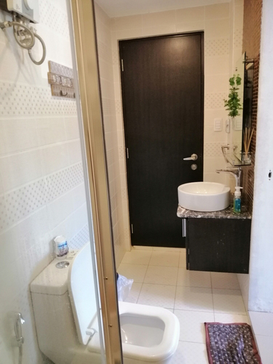 Bathroom 5, Casa Herminia Baler, Baler