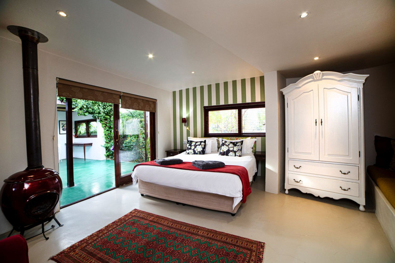 Bedroom 3, Karoo Art Hotel, Overberg