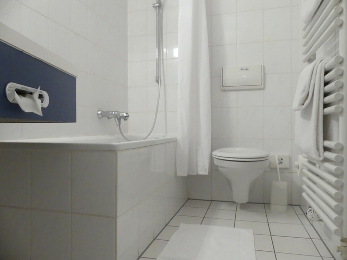 Bathroom 5, Appartel am Dom, Köln
