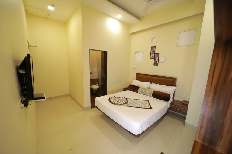 Bedroom 4, Vijaya Tej Clarks Inn, Patna