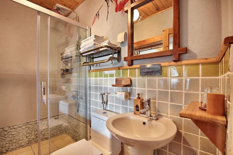 Bathroom 5, Yangshuo Mountain Retreat, Guilin
