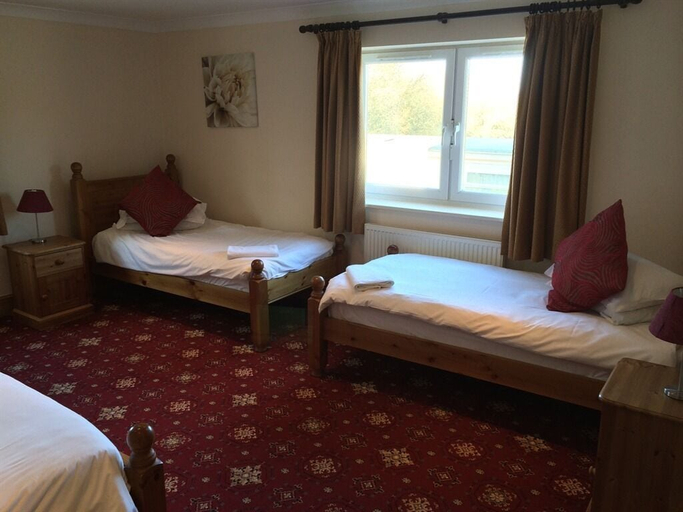 Bedroom 3, Hunters Lodge Inn, Somerset