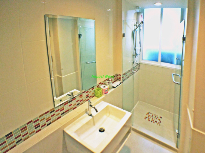 Bathroom, Impact Novo Condo Muang Thong Thani, Pak Kret