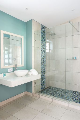 Bathroom 4, Houw Hoek Hotel, Overberg