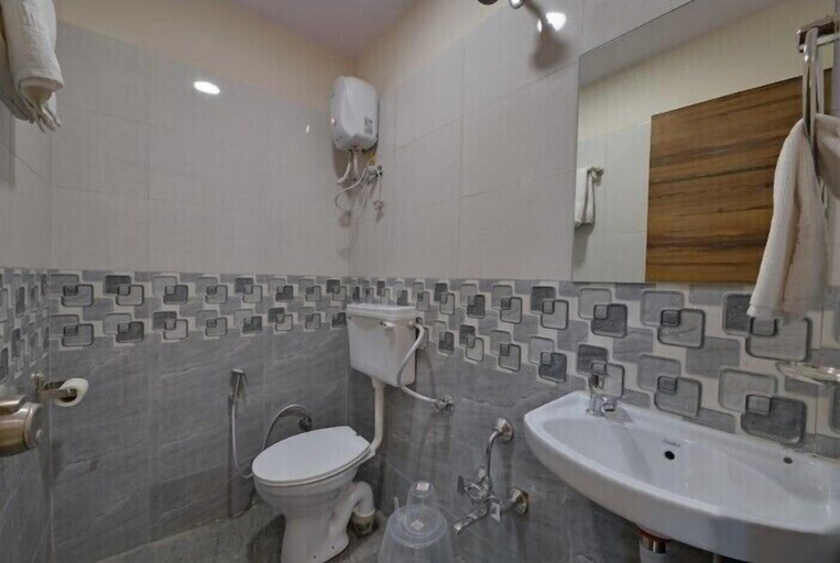Bathroom 3, Hotel Red Rose , Vadodara
