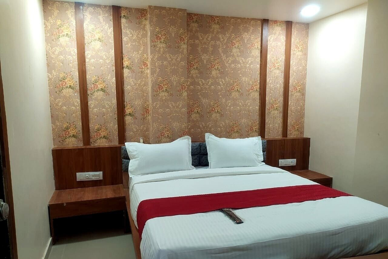 Bedroom 2, Hotel Red Rose , Vadodara