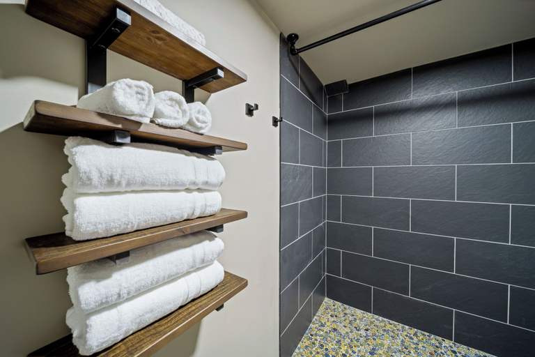 Bathroom 4, The Suites at Prairie Falls & Event Center, Kootenai
