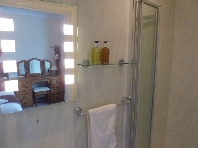 Bathroom 5, The Pebbles - B&B, Dorset