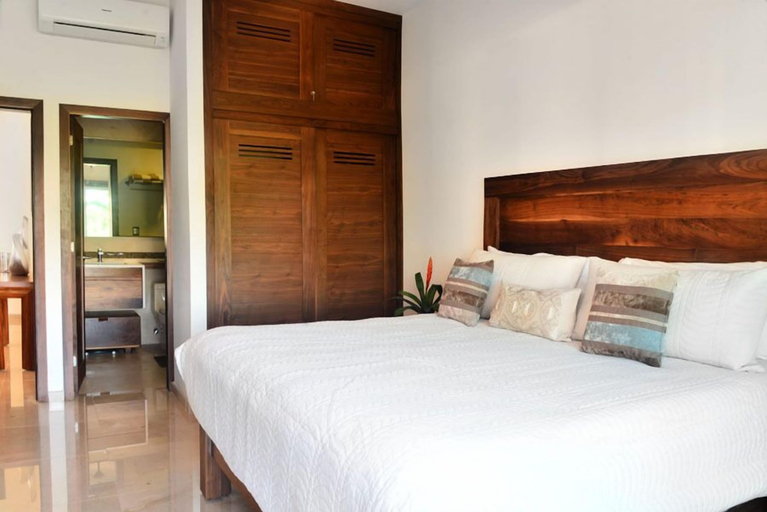 Bedroom 2, Las Olas downtown Condos by Playa Paradise, Cozumel