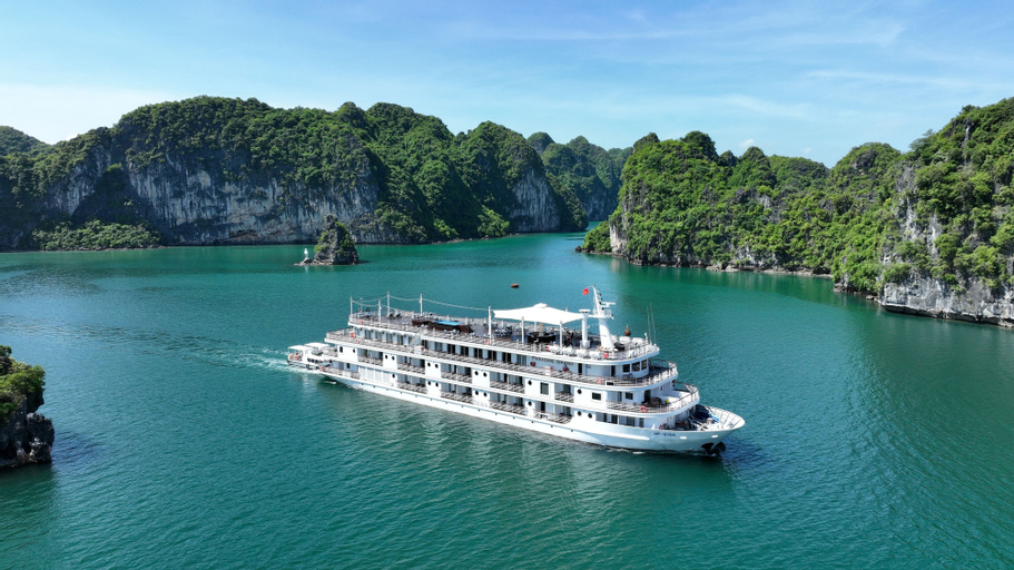 Paradise Grand Cruise, Hạ Long