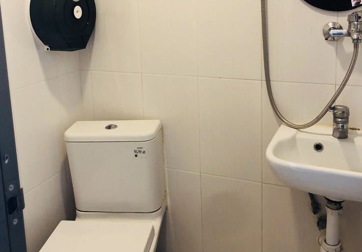 Bathroom 2, ChungKiu Come Inn, Hong Kong Island