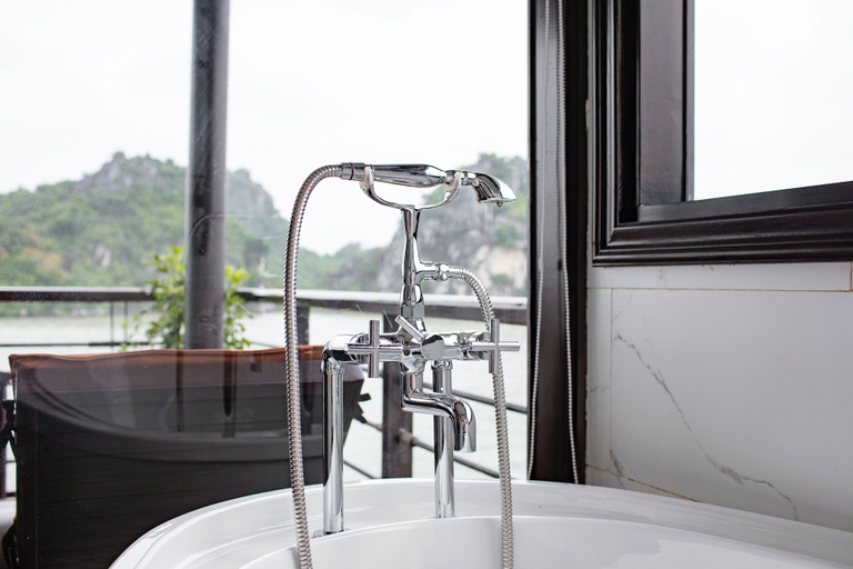 Bathroom 3, Peony Cruises, Hạ Long