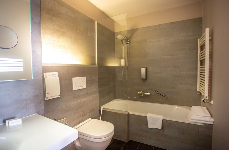 Bathroom 5, Hotel Pantheon Palace by WP Hotels, West-Vlaanderen