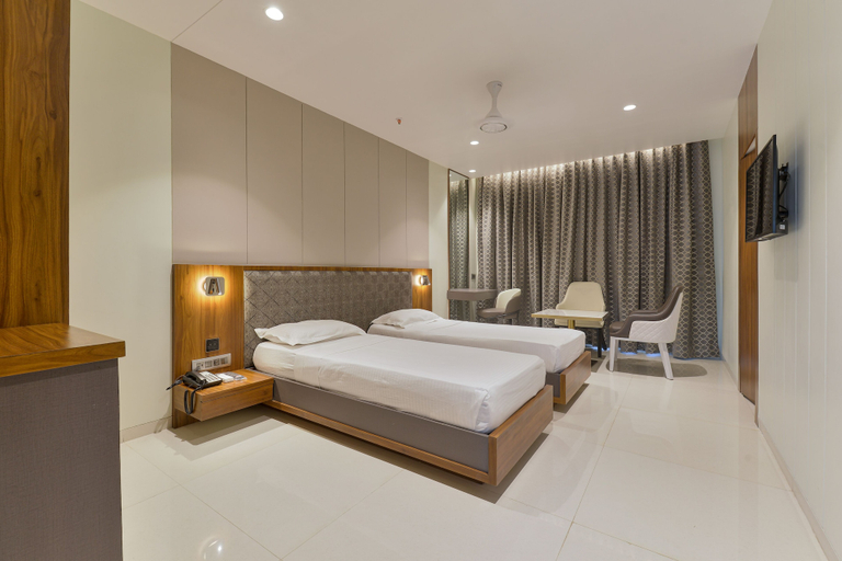 Bedroom 2, Hotel Airlink, Mumbai Suburban