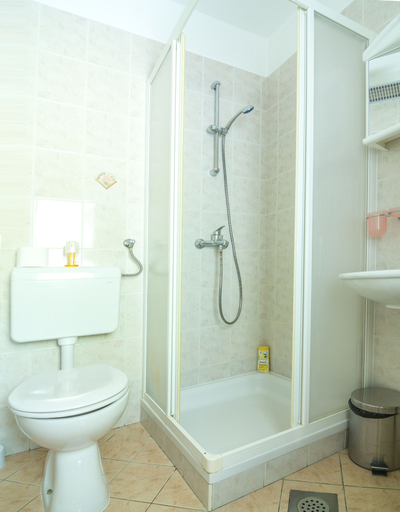 Bathroom, Apartments Nicole 2, Pula