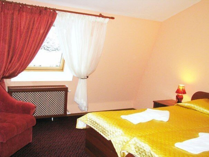 Bedroom 2, House of the Hunter, Vsevolzhskiy rayon