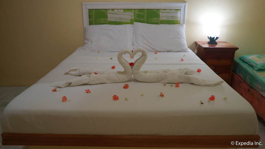Bedroom 4, Golden Sunset Beach Club, Mambajao