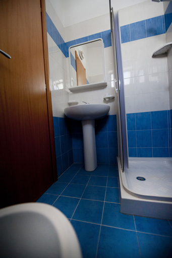 Bathroom 4, Villaggio Capo Vieste Camping, Foggia
