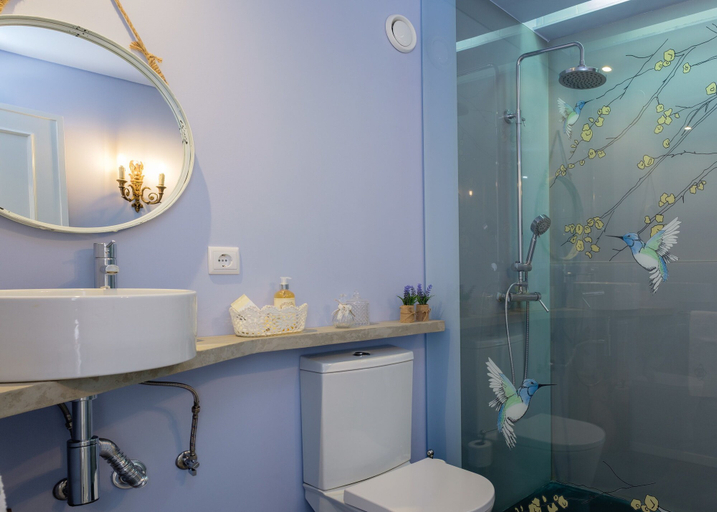 Bathroom 2, Boutique Rentals - Provence Apartment, Porto