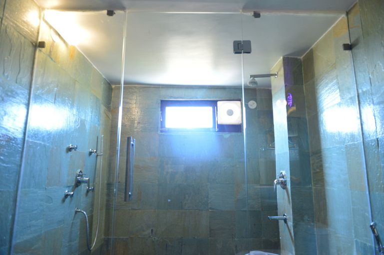 Bathroom 4, Sargam Sadan, Udaipur