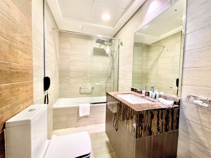 Bathroom, Spacious Marbella 2BR With Scenic Views, Dubai