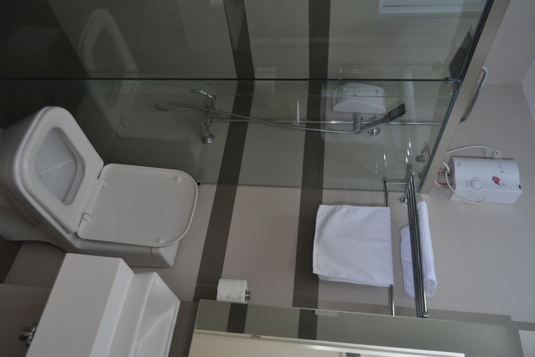 Bathroom 3, F2M Tower, Legazpi City
