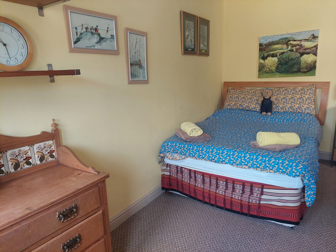 Bedroom 2, 2 Bed Cottage - Sleeps 4 - Pets - Parking, Calderdale