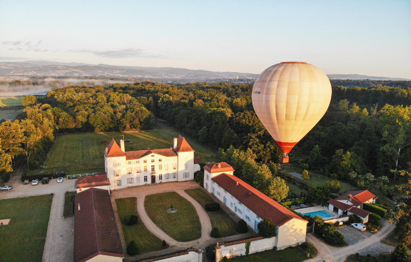 Others 5, Château des Périchons, Loire