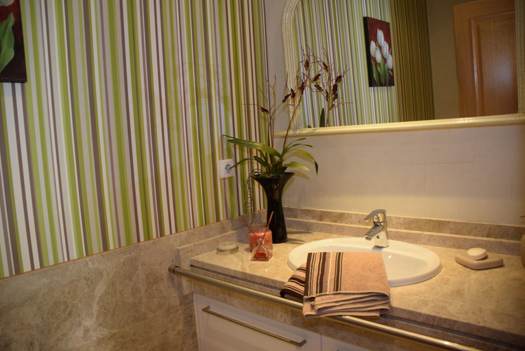 Bathroom 4, Semi Detached Townhouse Near The Beach, Málaga