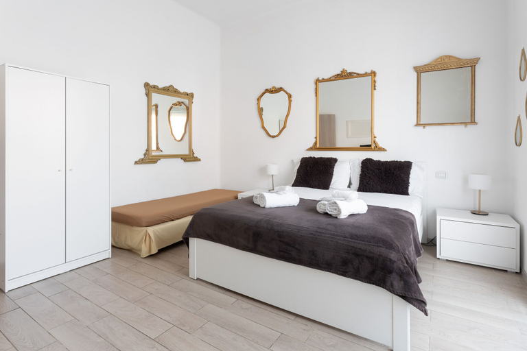 Bedroom 5, Bologna Suite, Bologna