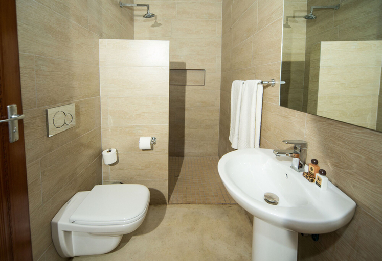 Bathroom 4, Casa Forno Country Hotel, Otjiwarongo