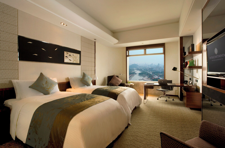Bedroom 18