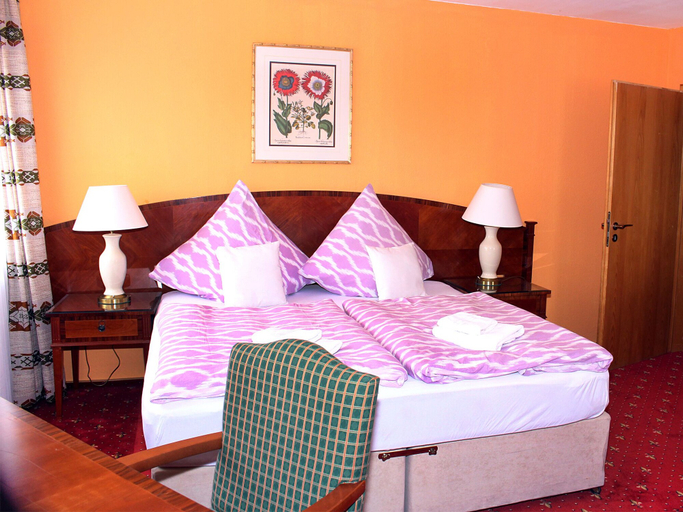 Bedroom 3, Hotel Neustädter Hof, Breisgau-Hochschwarzwald