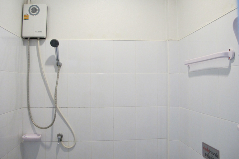 Bathroom 4, Tongmai Resort, Kanchanadit