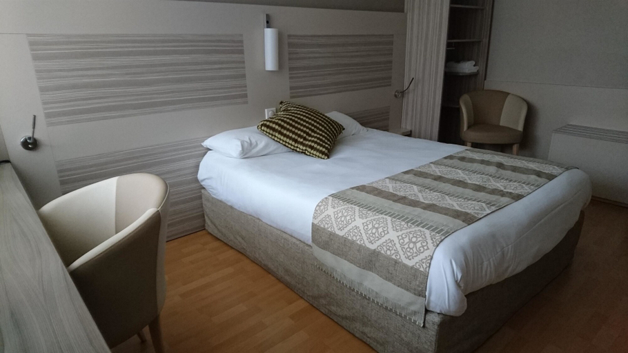 Bedroom 4, Kyriad - Toulouse Roques, Haute-Garonne