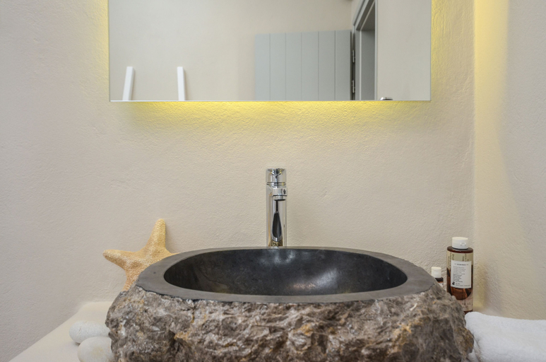 Bathroom 5, Aphrodite luxury apartments, South Aegean