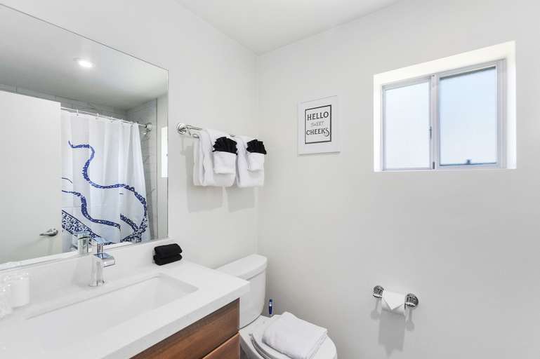 Bathroom 27