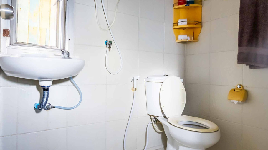 Bathroom 3, Sabina Guesthouse, Pulau Phuket